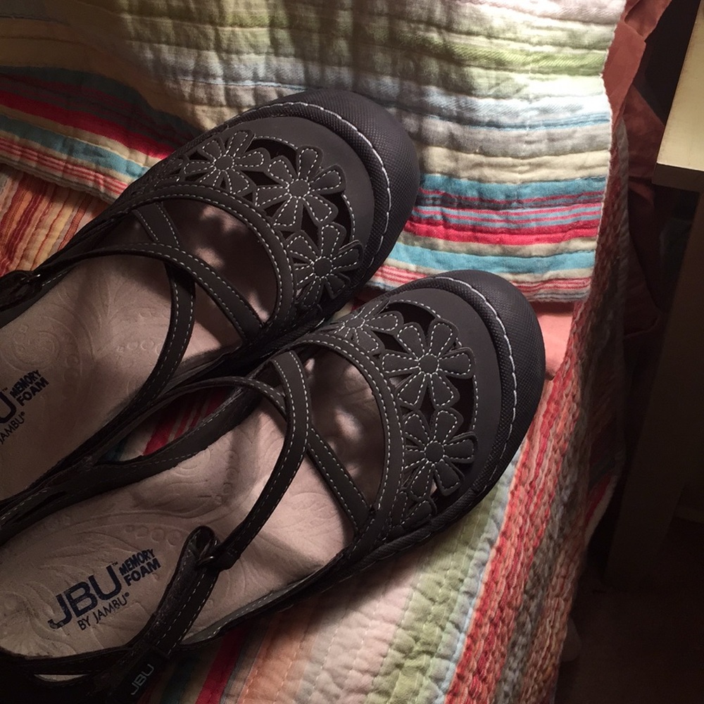 Jambu shoes